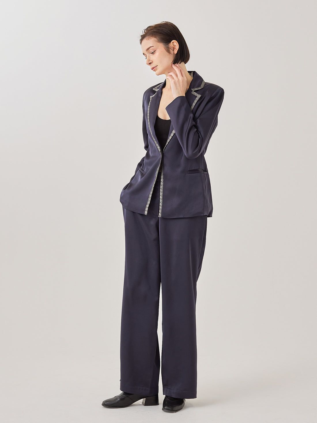 wagara tailored satin suit jacket / navy