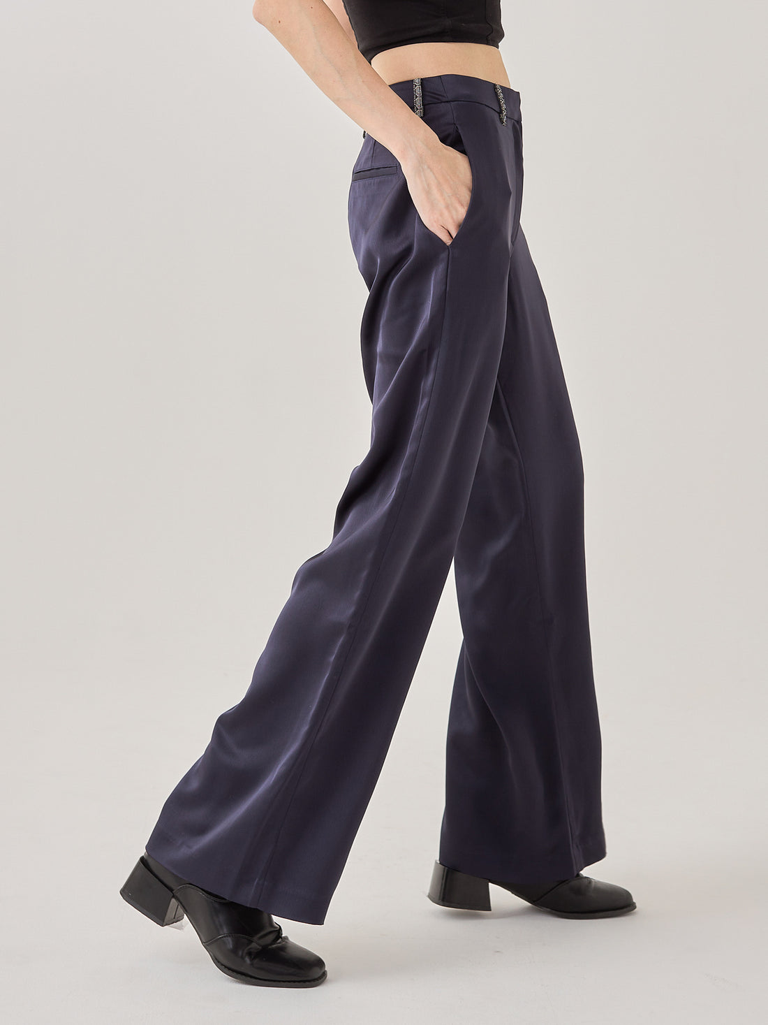 wagara tailored satin suit pants / navy