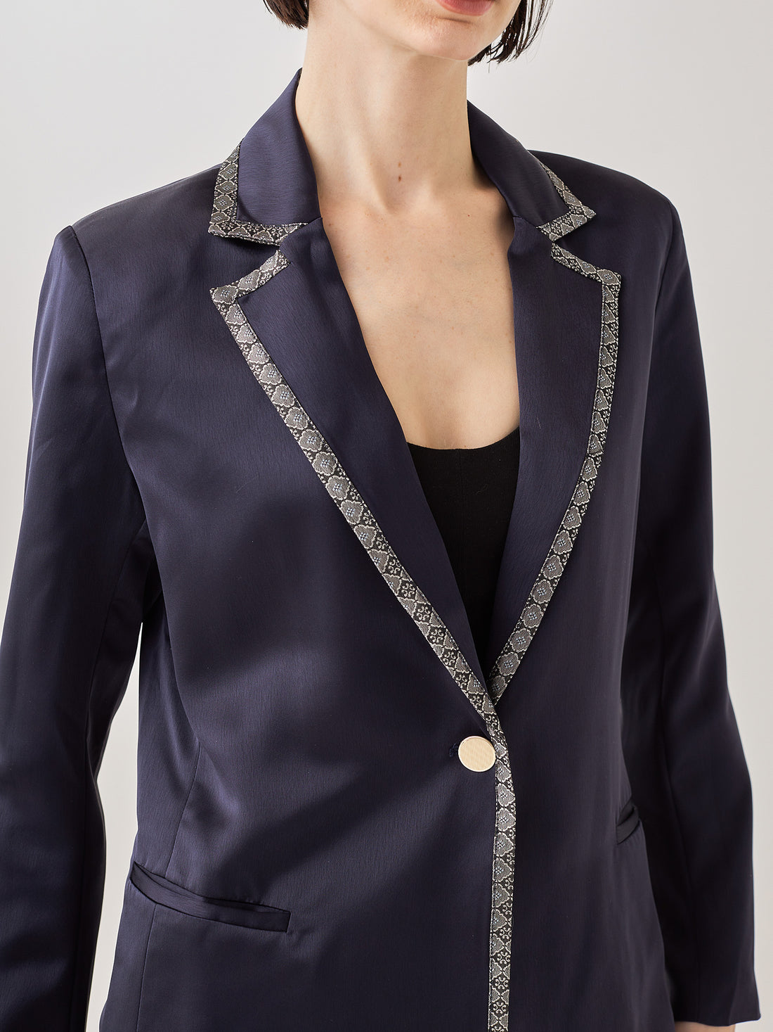 wagara tailored satin suit jacket / navy