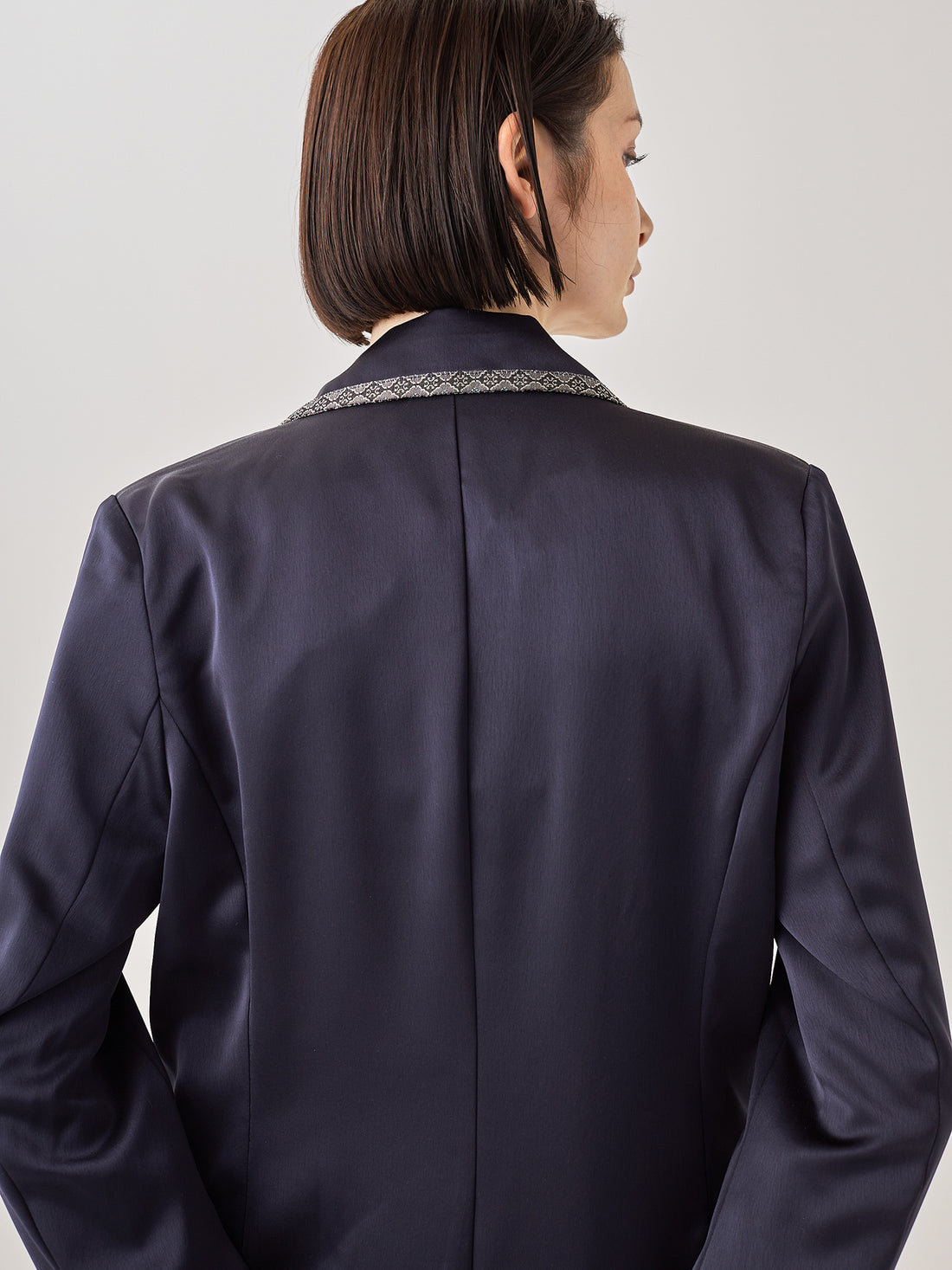 wagara tailored satin suit jacket / navy