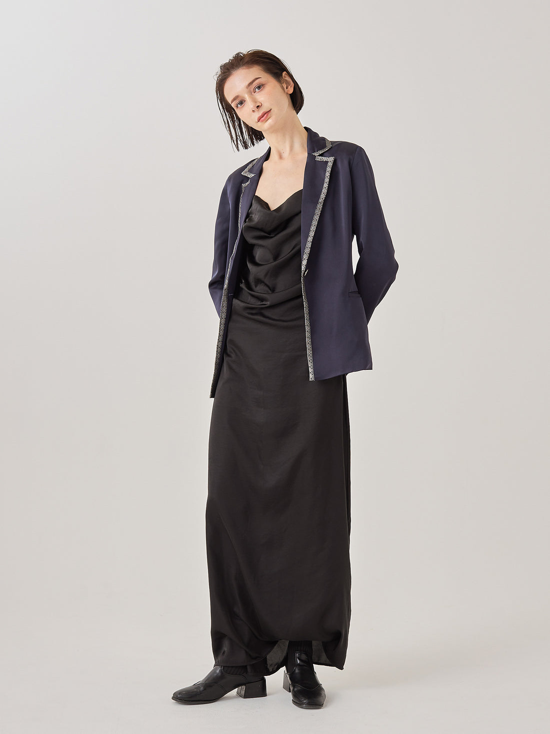 wagara tailored satin suit jacket / navy