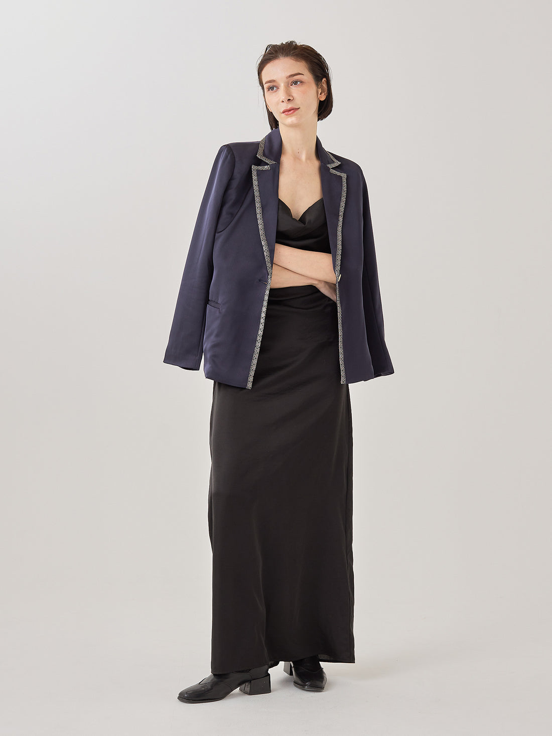 wagara tailored satin suit jacket / navy