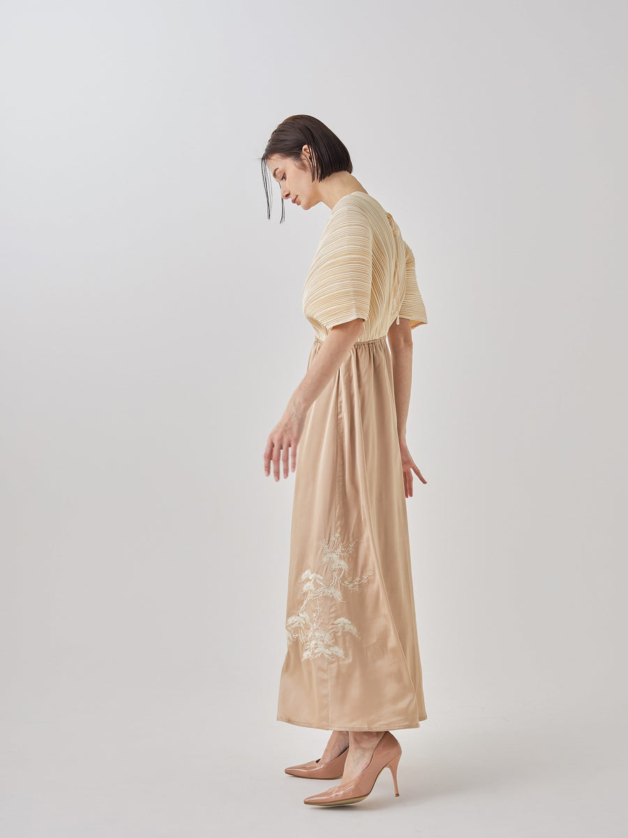 elegant satin pleated dress / 白花 (ivory)