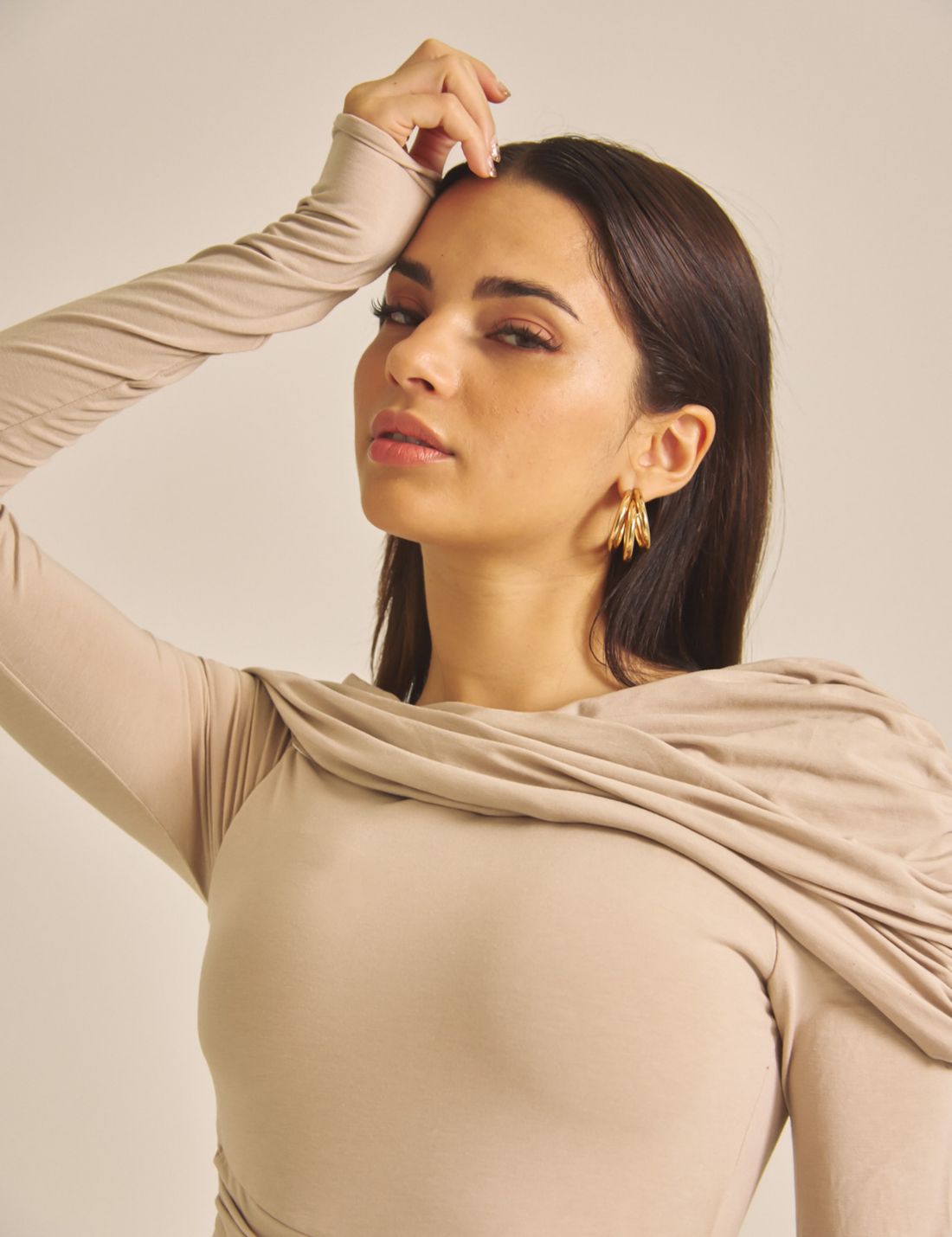 Elegant Draped Padded Dress / 亜麻色(greige)