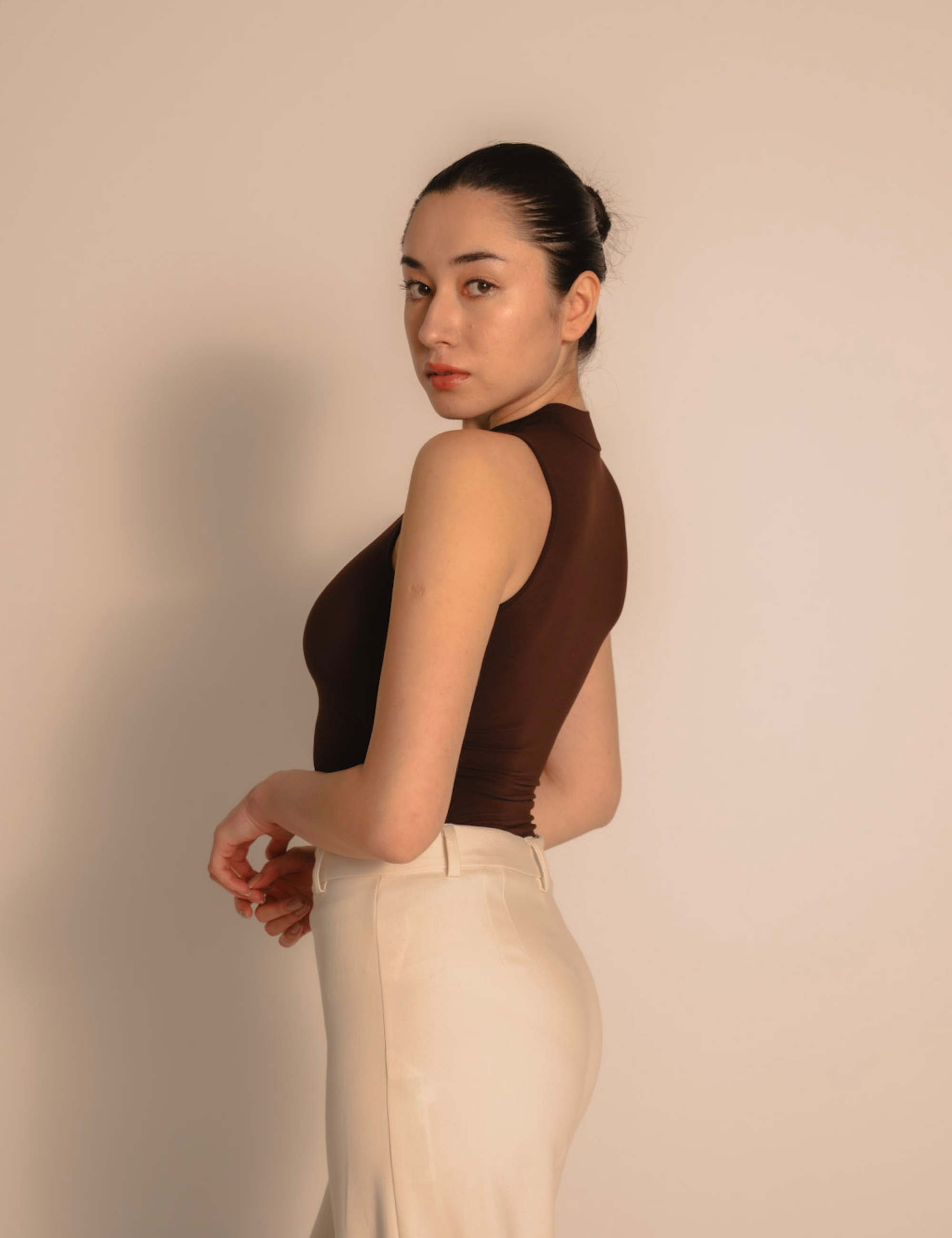 AuraFit NeckHug Padded Tank / 枯茶(brown)