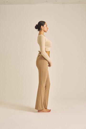 Maple Curve Flare Leggings / 白茶(beige)