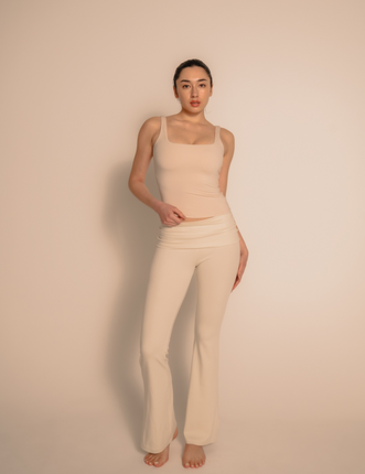 【10月末発送】LuxeFit Flare Leggings / 胡粉(off white)