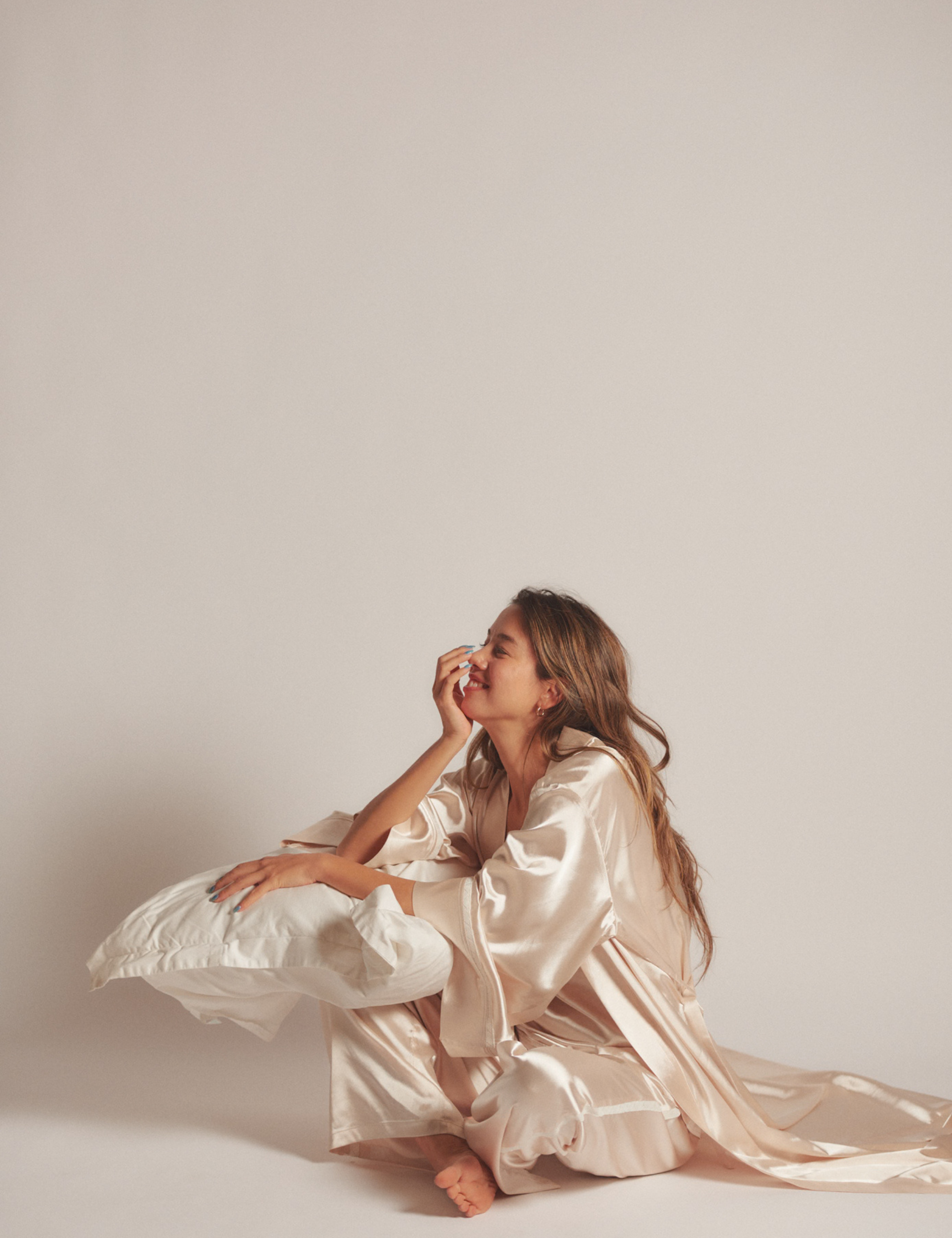 Sunlit Winery Silky Long Robe / 亜麻(gold)