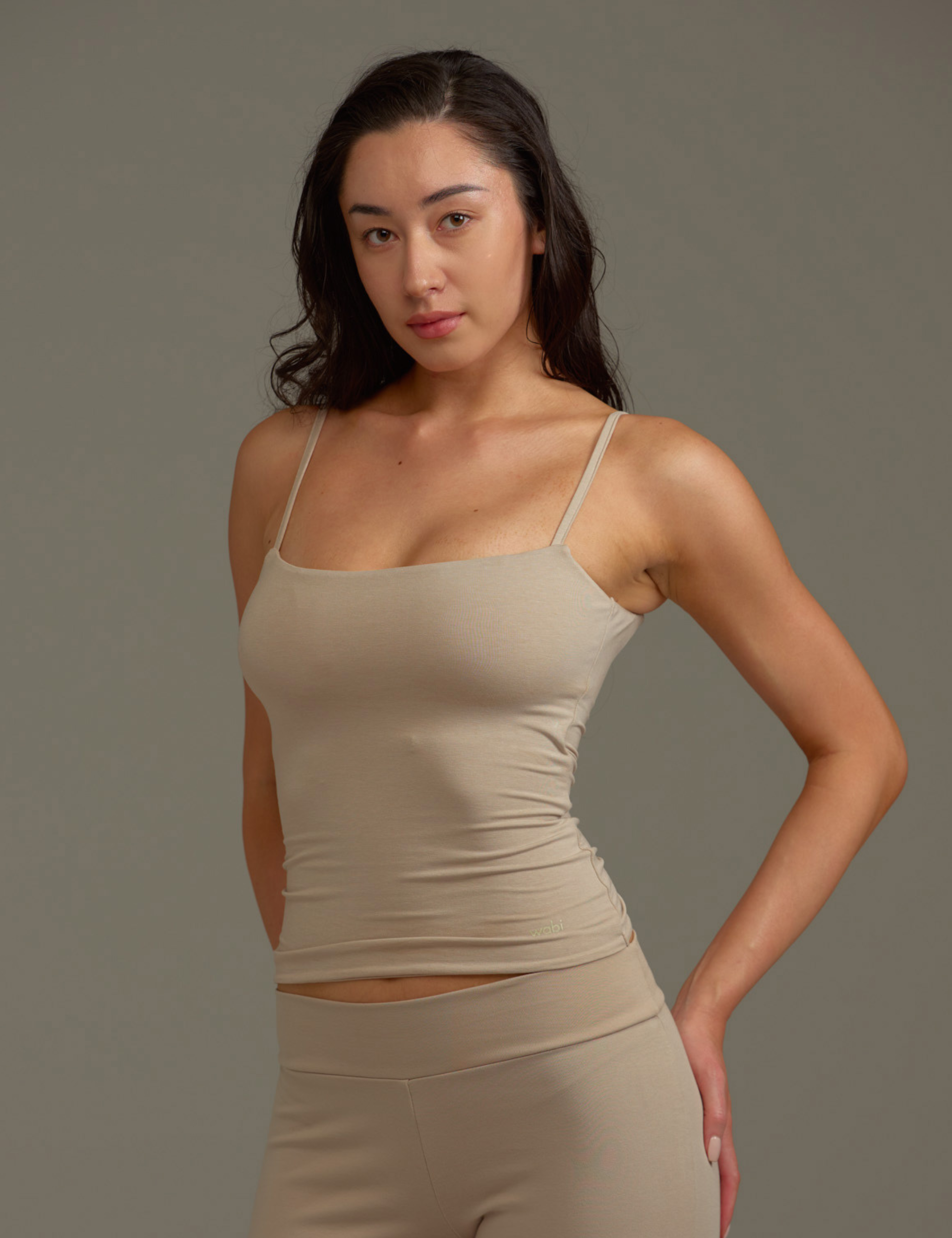 Skin Fit Padded Back Open Camisole / Chai – AMATERASJAPAN