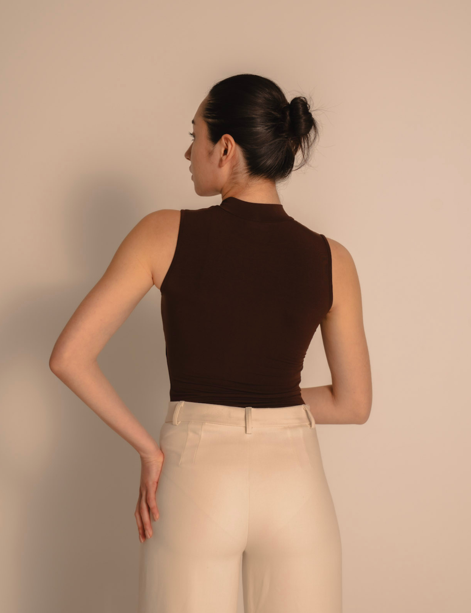 AuraFit NeckHug Padded Tank / 枯茶(brown)