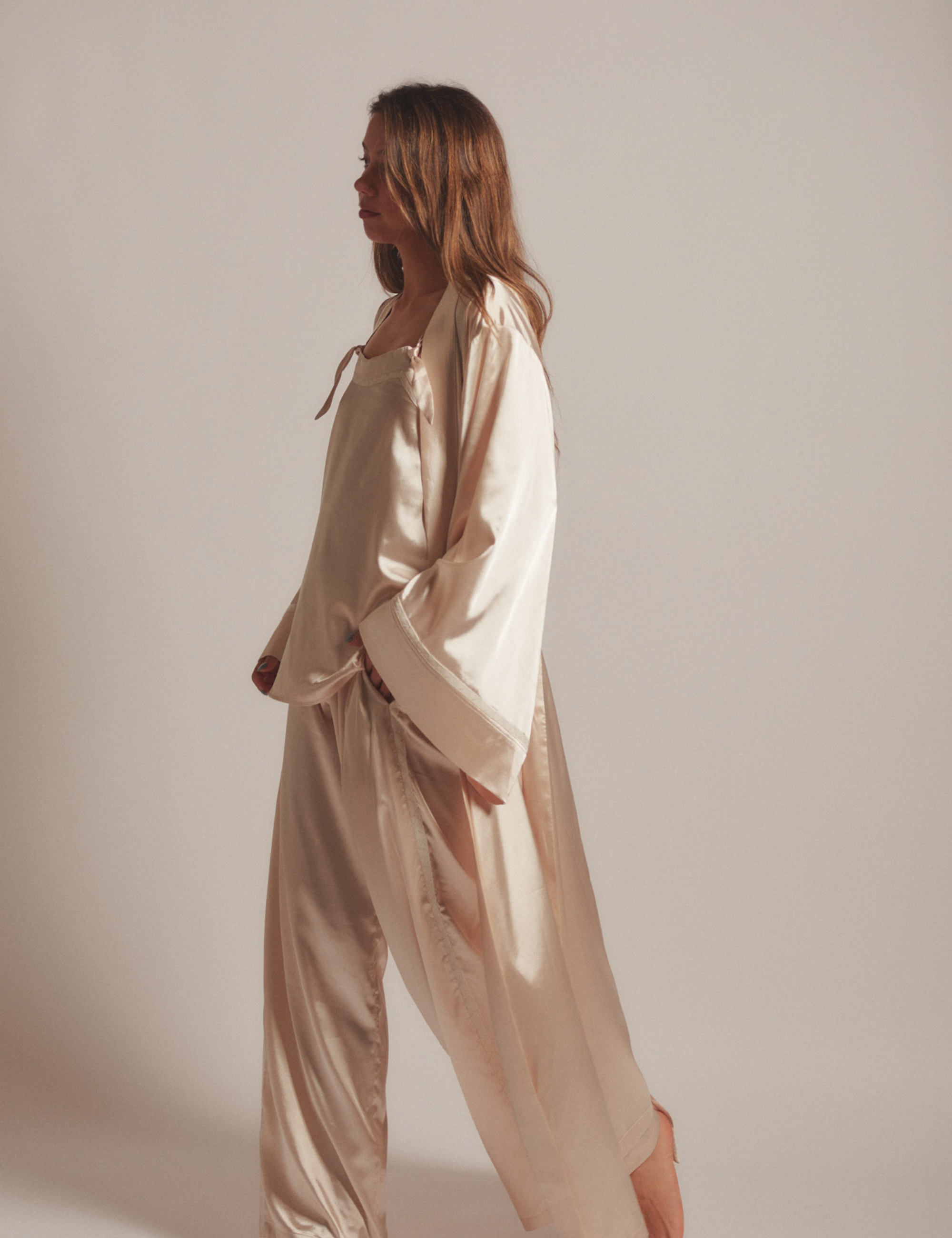 Sunlit Winery Silky Long Robe / 亜麻(gold)