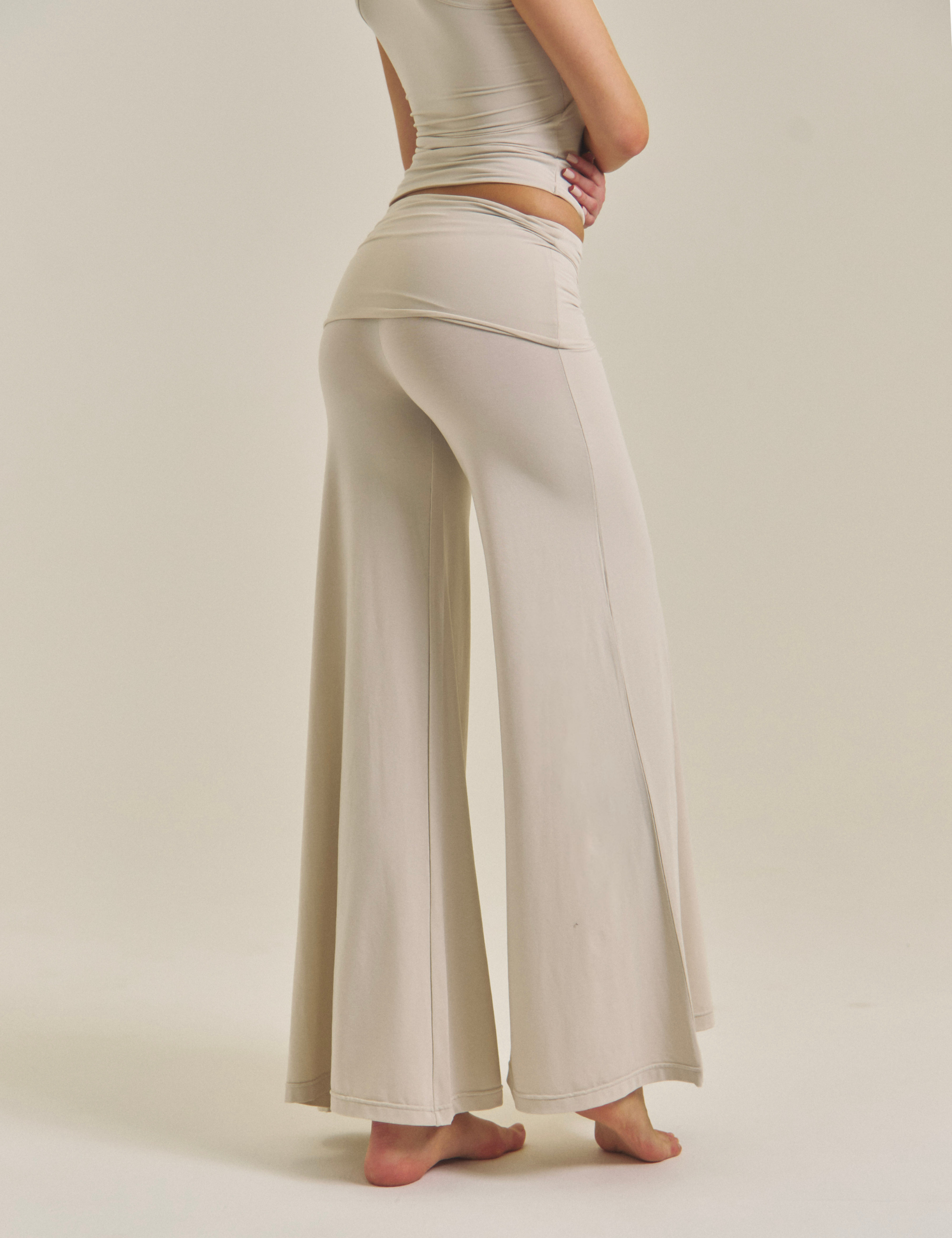 【amateras】Lift & Flow Wide LeggingsブラウンM Lift & Flow Wide Leggings / 亜麻色(beige) – AMATERASJAPAN