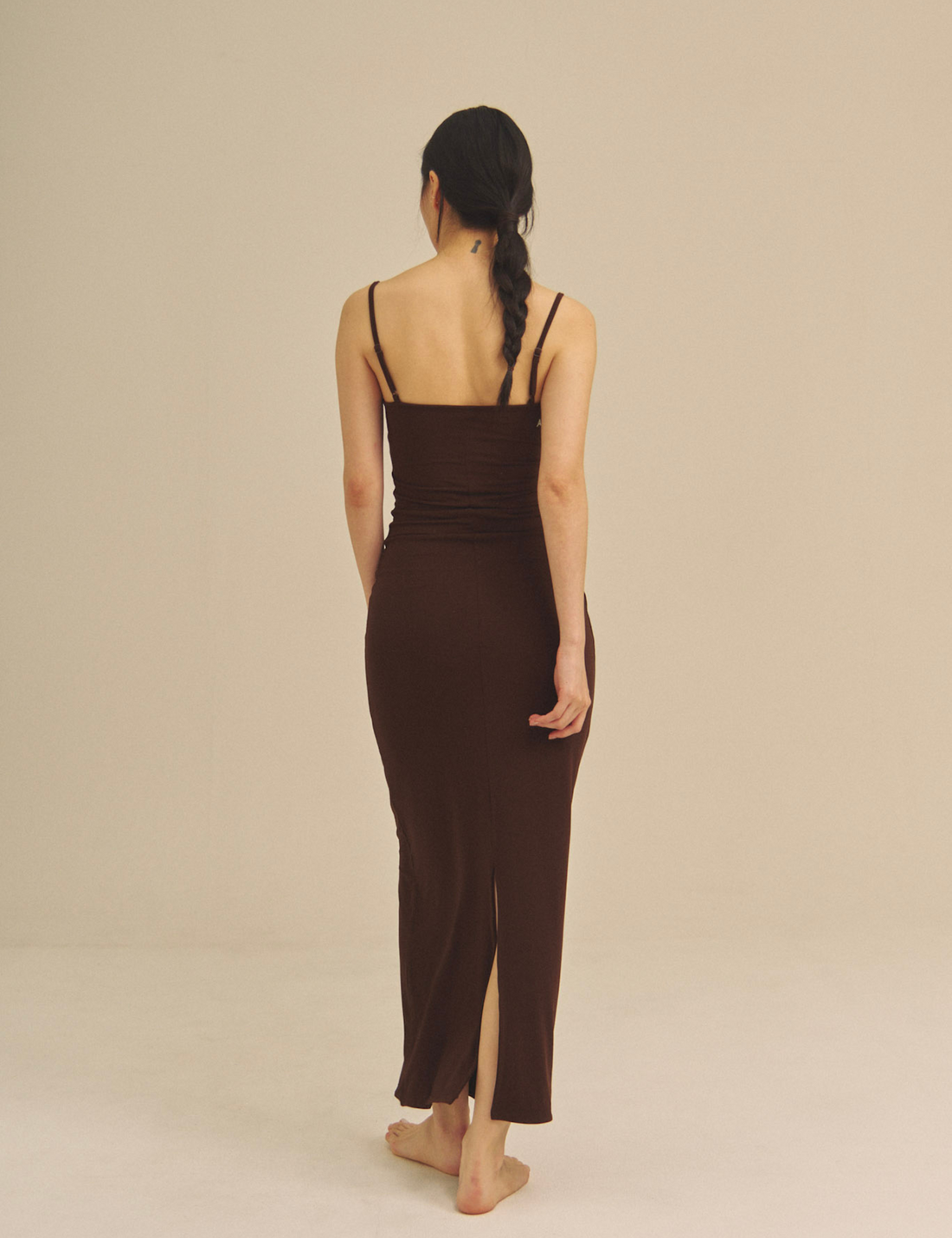 【9/27より発送】Aura Fit Padded Maxi Camisole Dress / 焦茶(dark brown)