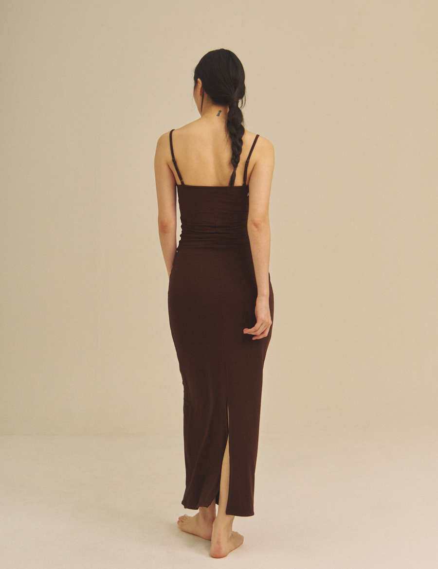【9/27より発送】Aura Fit Padded Maxi Camisole Dress / 焦茶(dark brown)