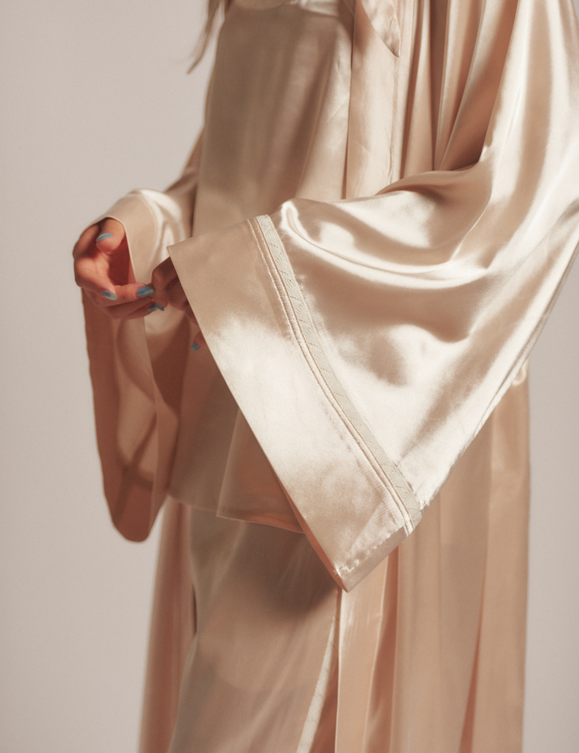 Sunlit Winery Silky Long Robe / 亜麻(gold)