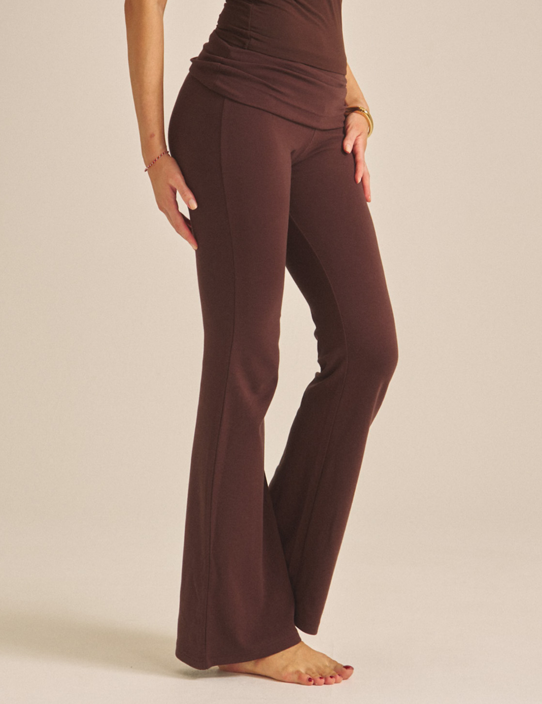 【COMING SOON】LuxeFit Flare Leggings / 焦茶(dark brown)