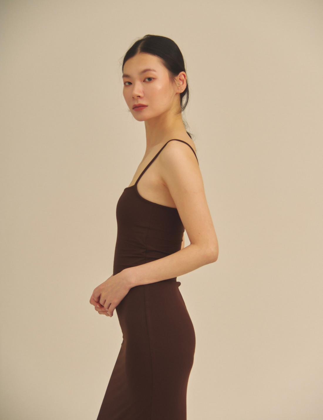 【9/27より発送】Aura Fit Padded Maxi Camisole Dress / 焦茶(dark brown)