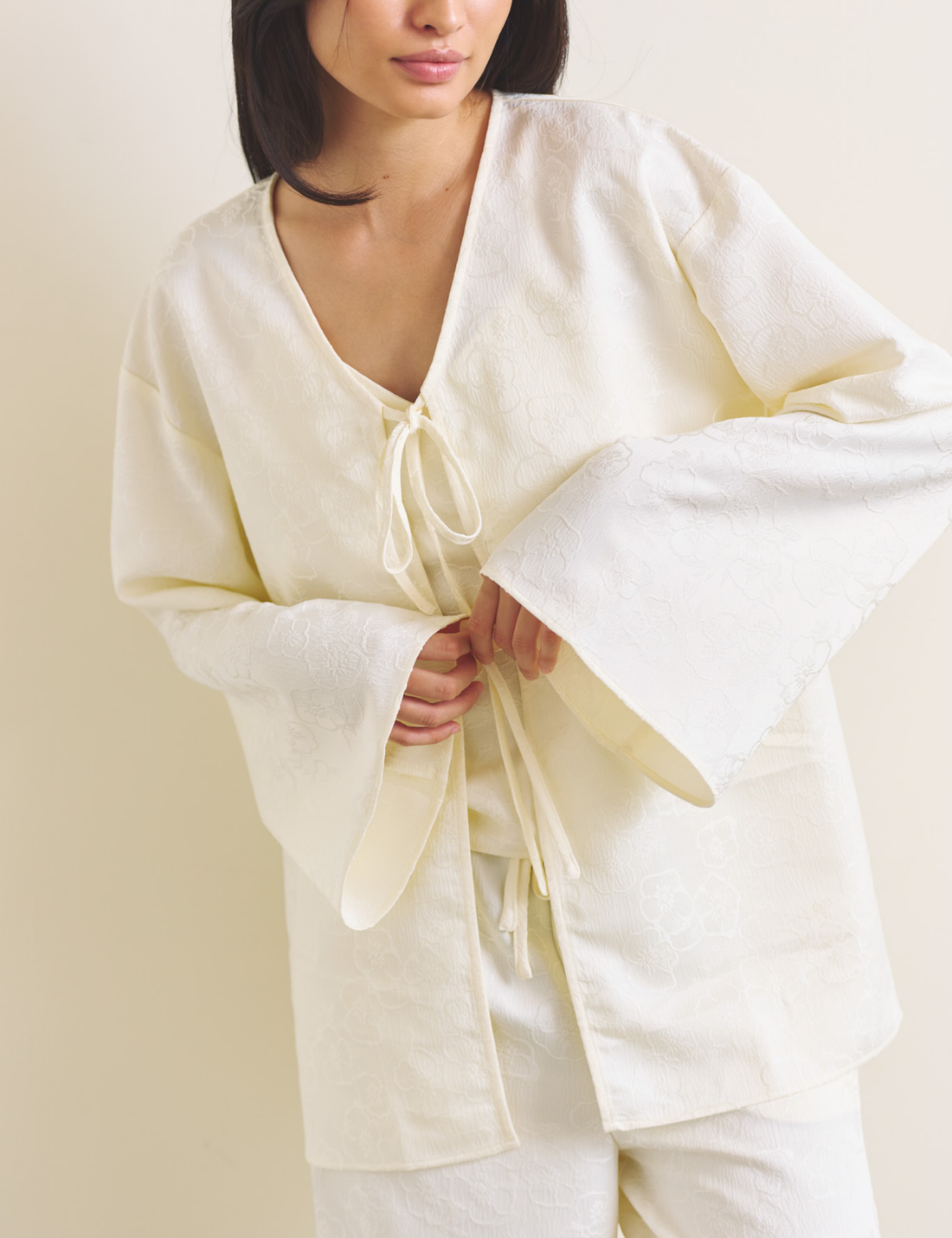 Soft Terra Satin Haori / 白花(ivory)