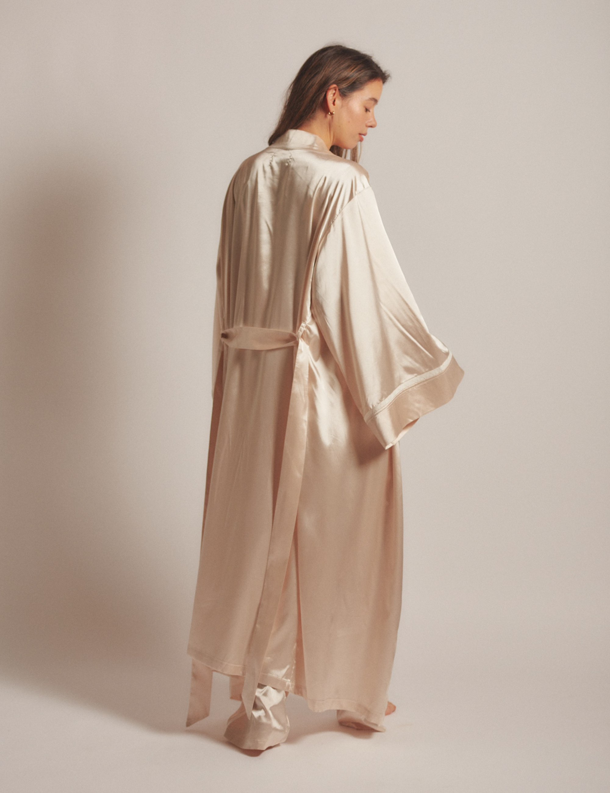 Sunlit Winery Silky Long Robe / 亜麻(gold)