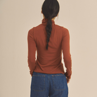 Sheer Grace Turtleneck / 赤丹 (Teracotta)