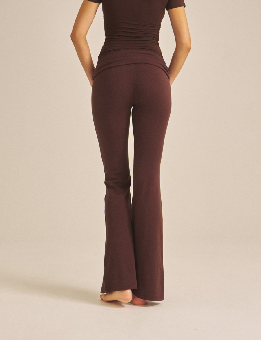【COMING SOON】LuxeFit Flare Leggings / 焦茶(dark brown)