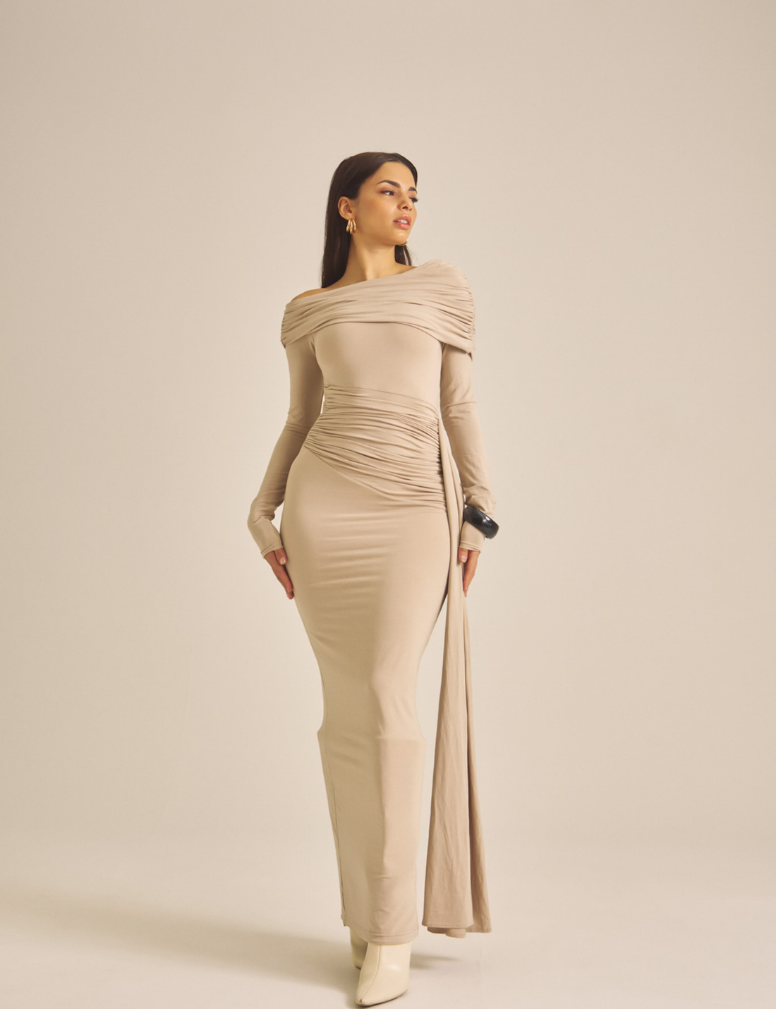 Elegant Draped Padded Dress / 亜麻色(greige)