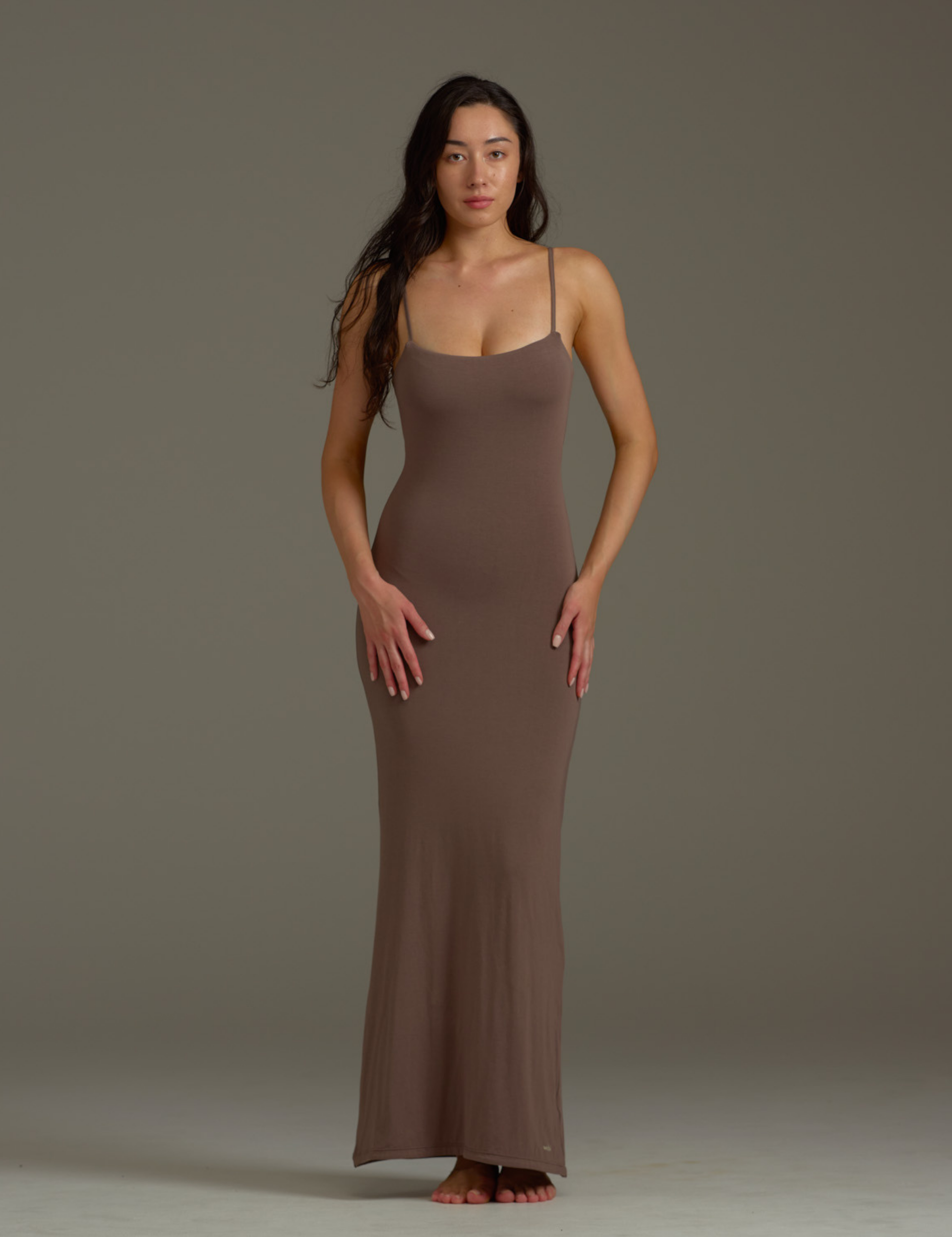 Skin Fit Back Open Padded Dress / Mocha – AMATERASJAPAN