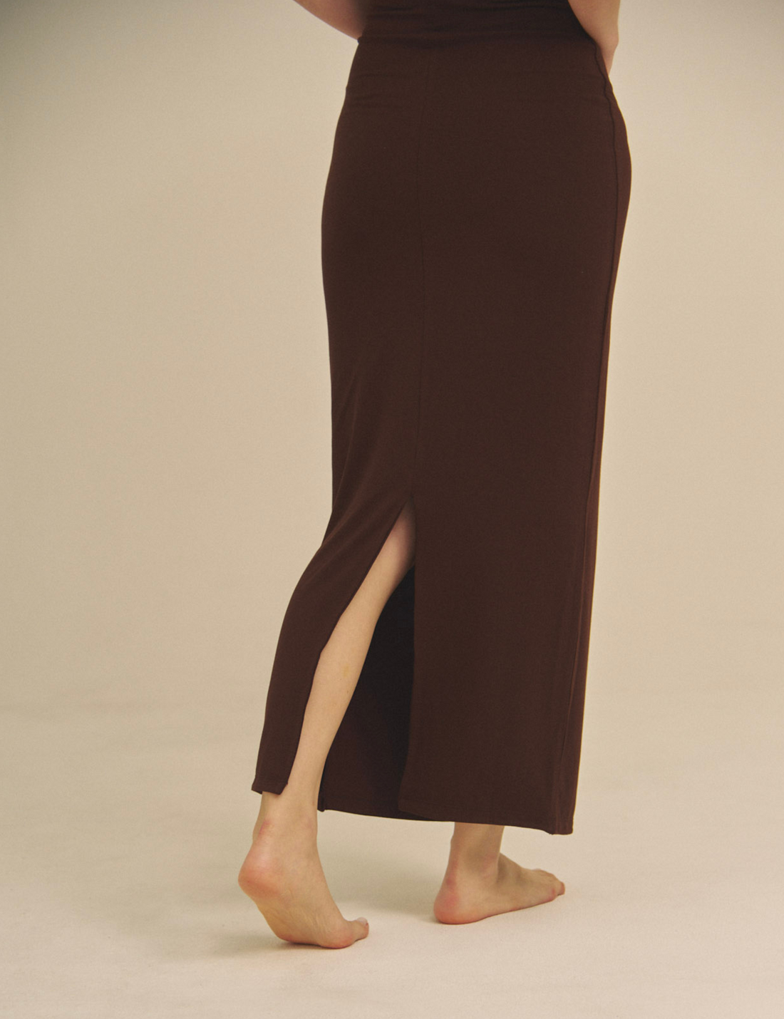 【9/27より発送】Aura Fit Padded Maxi Camisole Dress / 焦茶(dark brown)