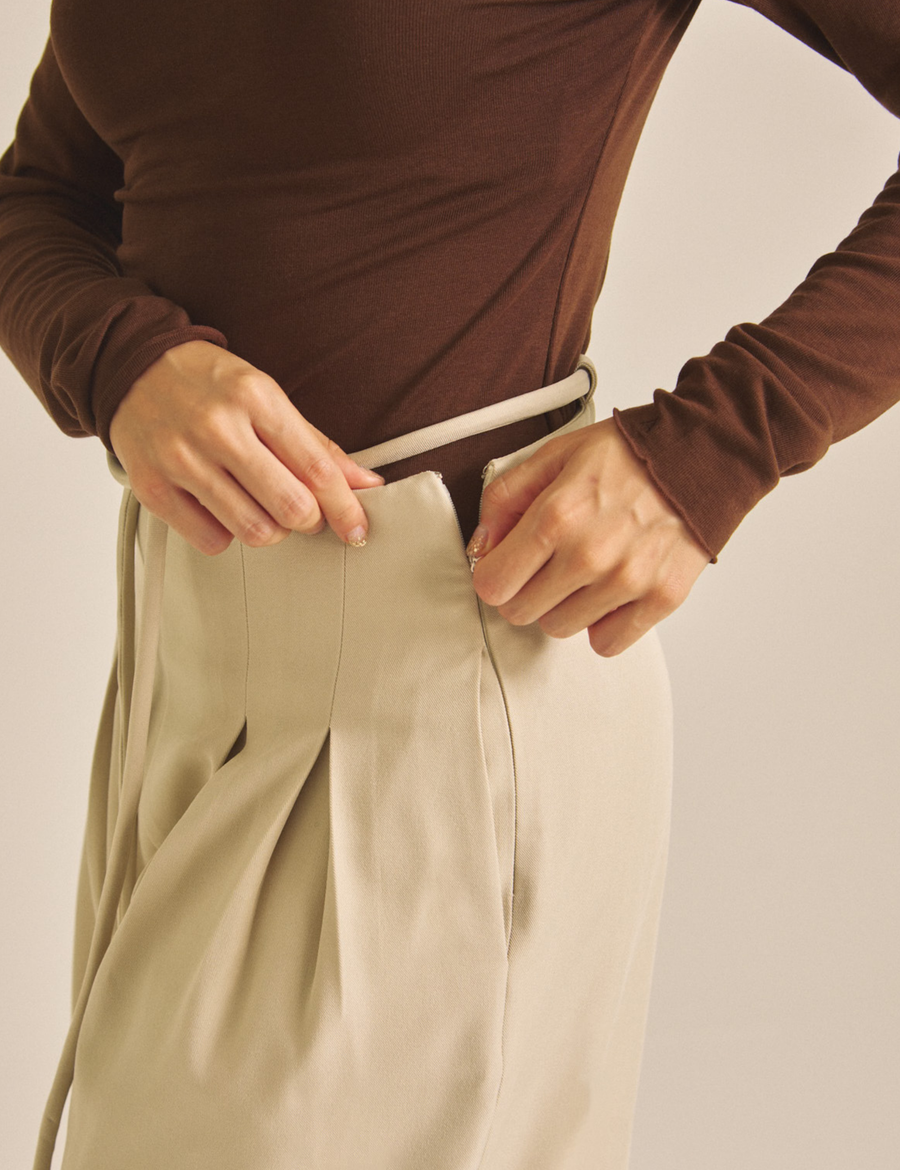 【COMING SOON】Chic Comfort Slacks / 白花(ivory)