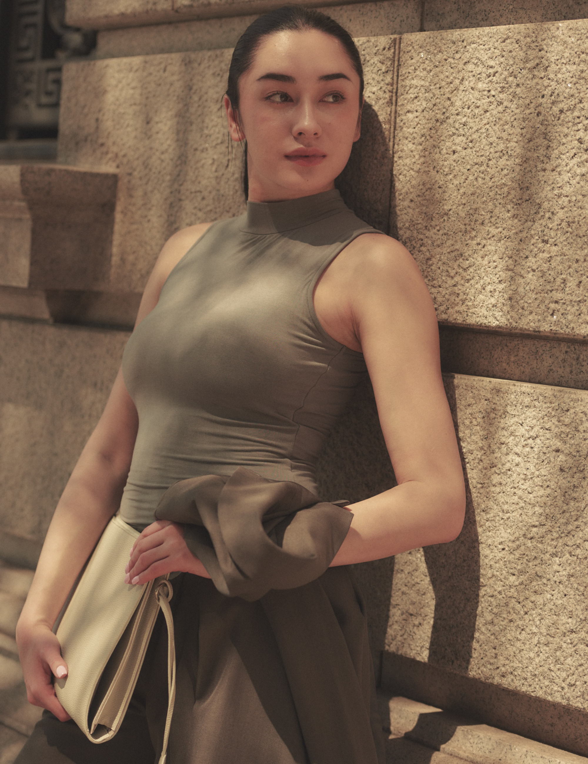 Luxe Essentials Clutch / 亜麻(sand beige)