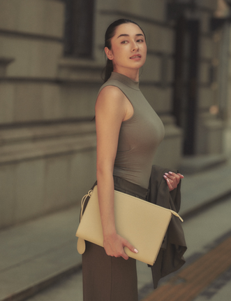 AuraFit NeckHug Padded Tank / 薄墨(gray)