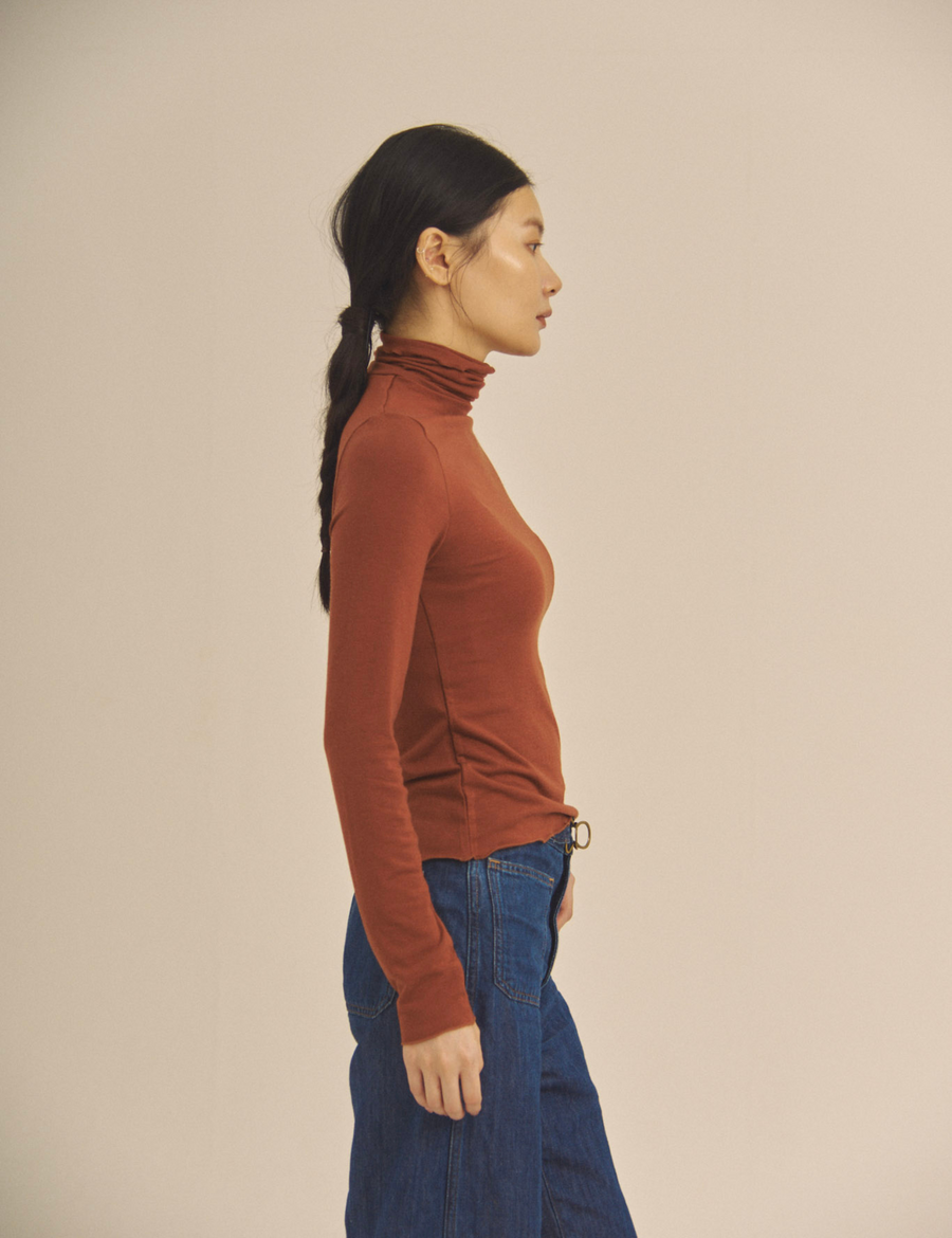 Sheer Grace Turtleneck / 赤丹 (Teracotta)