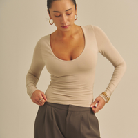 Aurafit V-Line Padded Longsleeve / 亜麻色(greige)