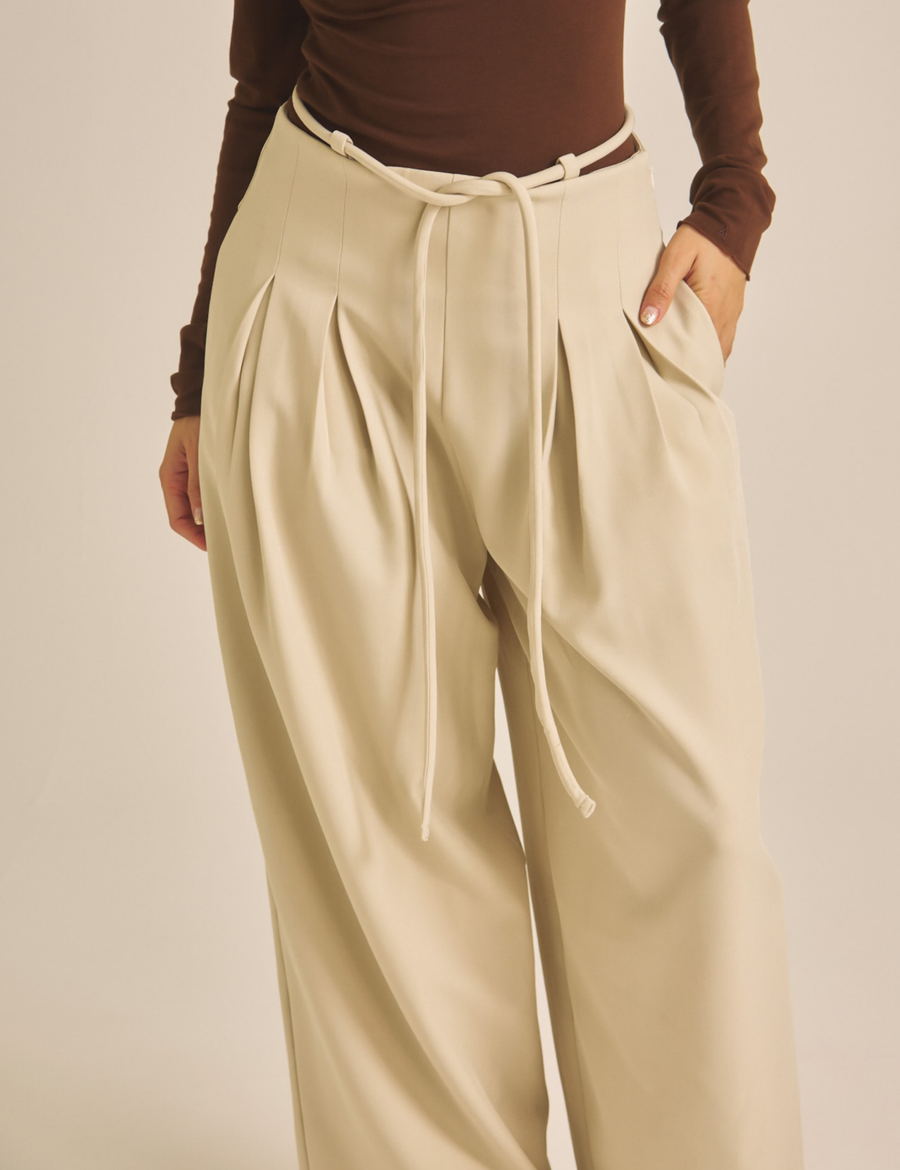 【COMING SOON】Chic Comfort Slacks / 白花(ivory)