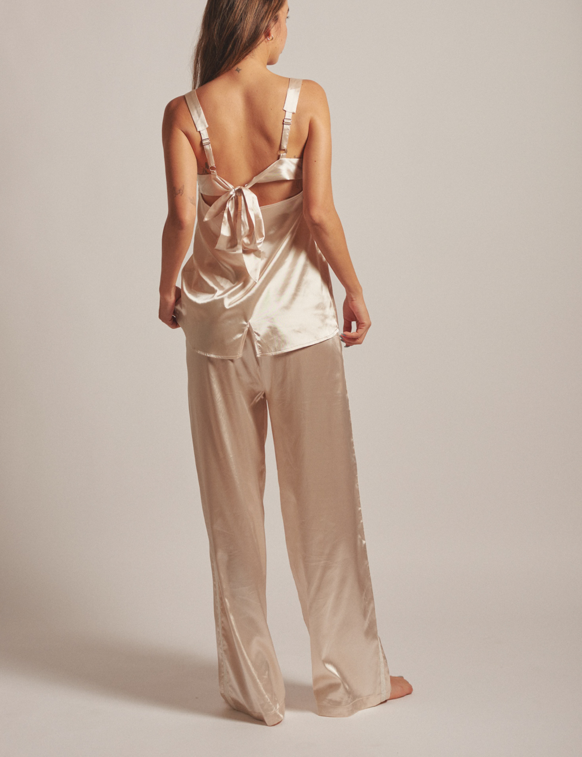 Sunlit Winery Silky Tanktop / 亜麻(gold)