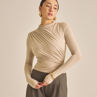 Elegant Draped Padded Long Sleeve / 亜麻色(greige)