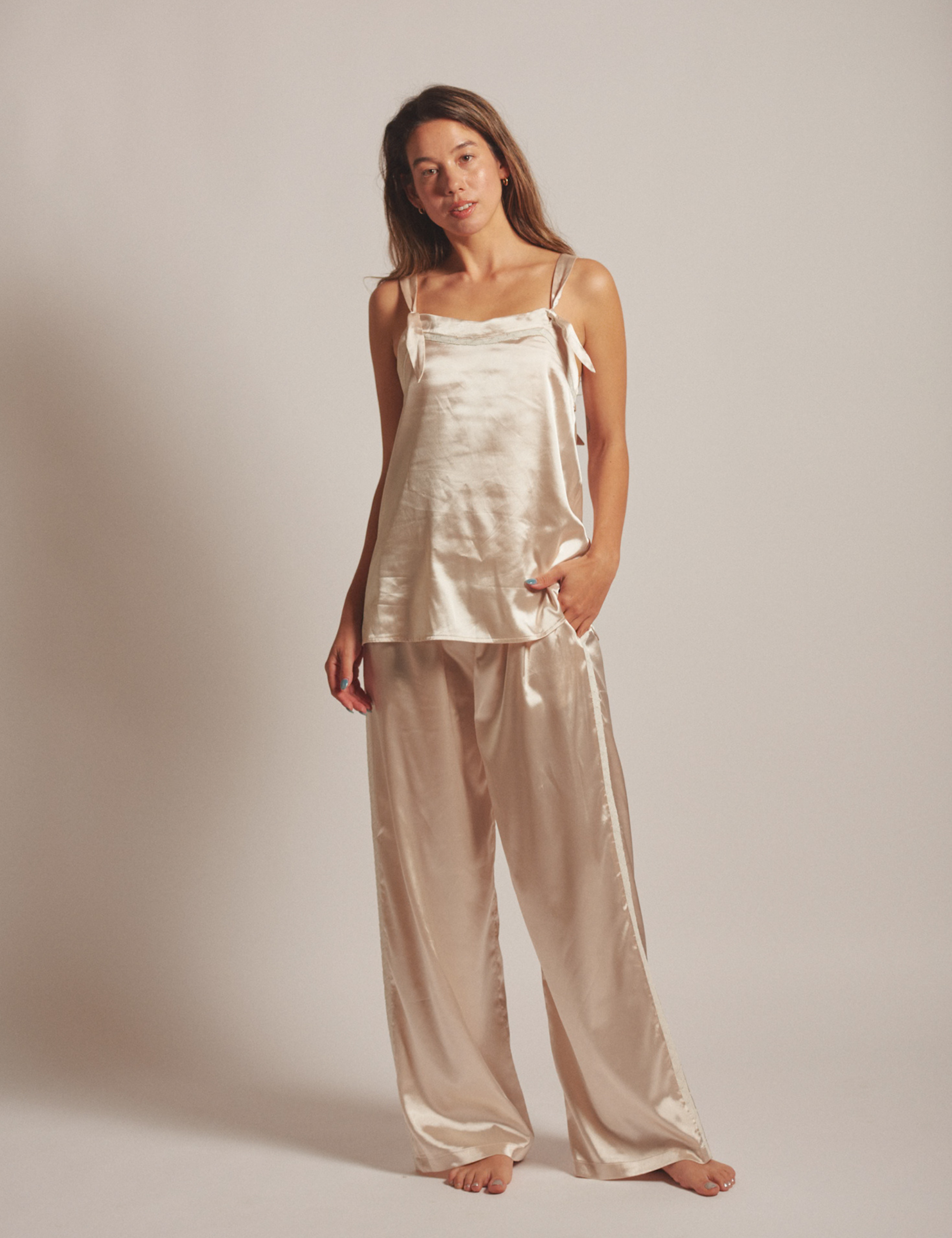 Sunlit Winery Silky Tanktop / 亜麻(gold)