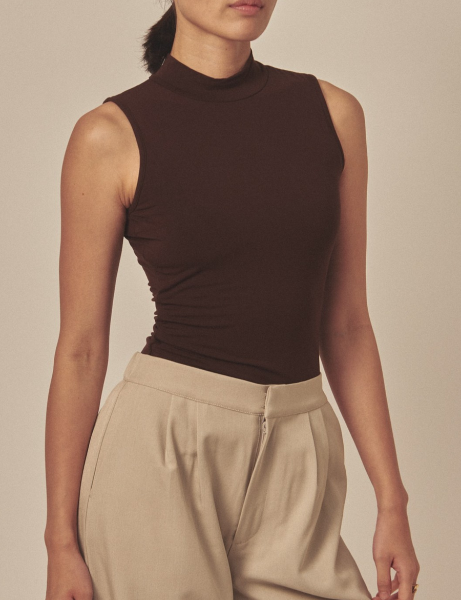 AuraFit NeckHug Padded Tank / 枯茶(brown)