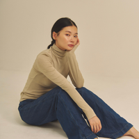 Sheer Grace Turtleneck / 亜麻色(greige)