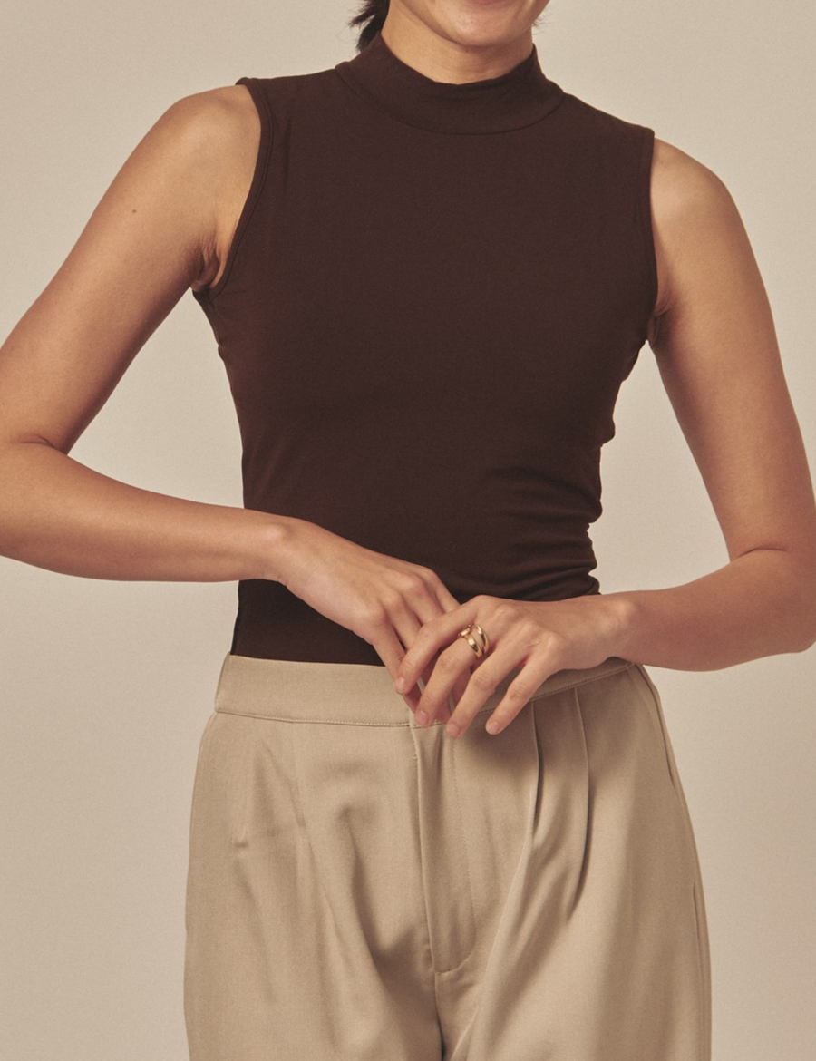 AuraFit NeckHug Padded Tank / 枯茶(brown)