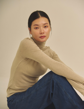 Sheer Grace Turtleneck / 亜麻色(greige)