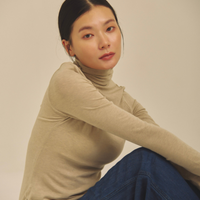 Sheer Grace Turtleneck / 亜麻色(greige)