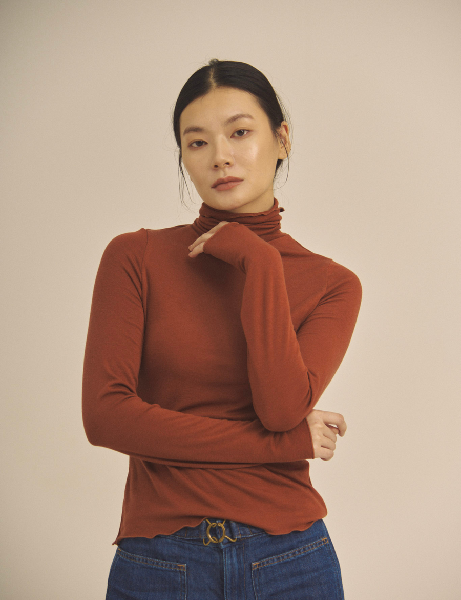 Sheer Grace Turtleneck / 赤丹 (Teracotta)