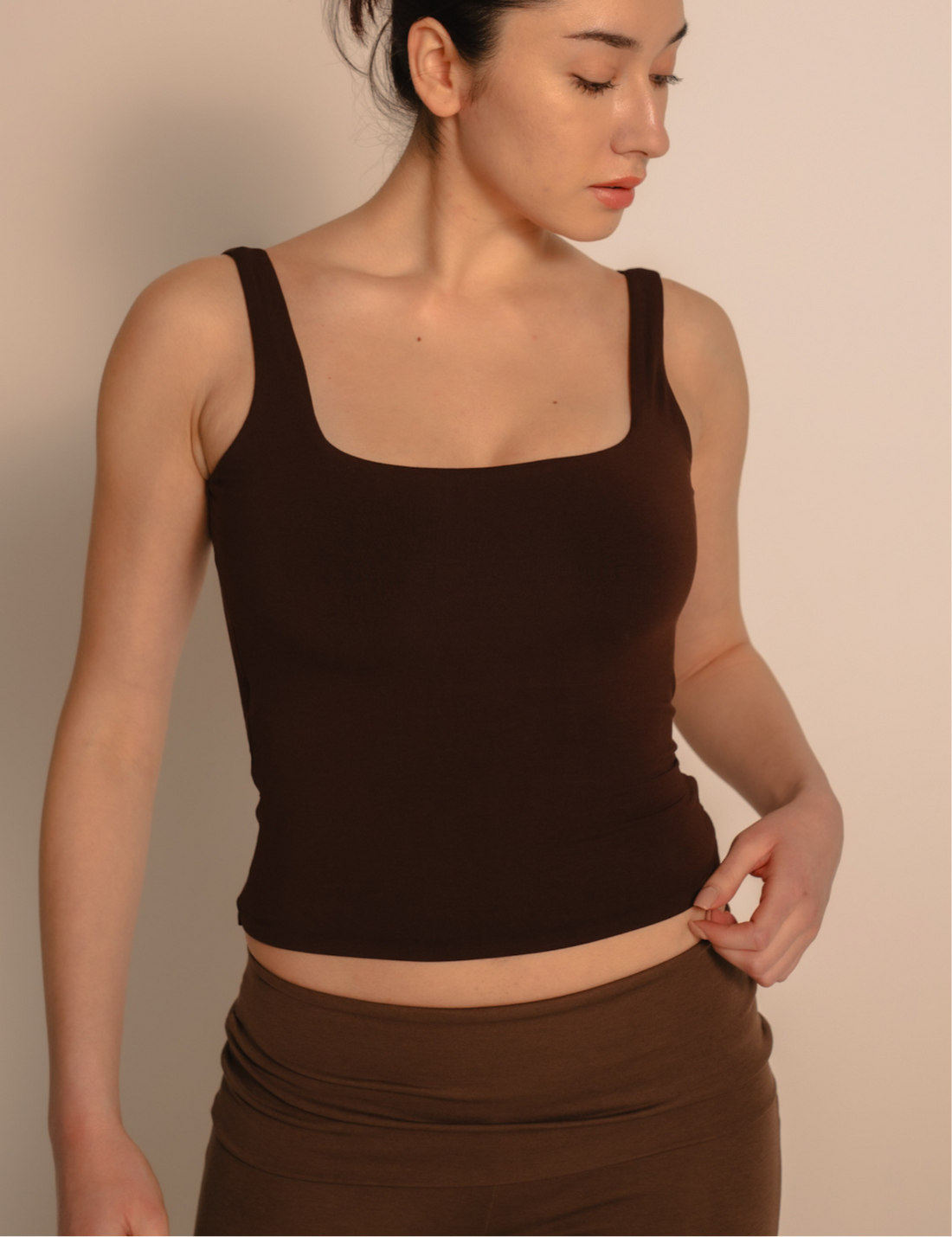 AuraFit Elegant Padded Tank / 枯茶(brown) – AMATERASJAPAN