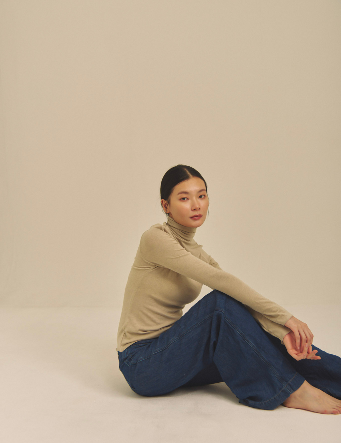 Sheer Grace Turtleneck / 亜麻色(greige)