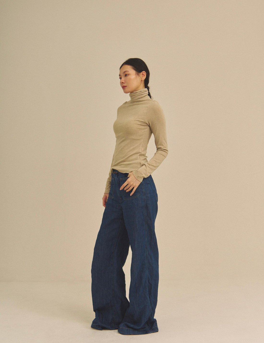 Sheer Grace Turtleneck / 亜麻色(greige)