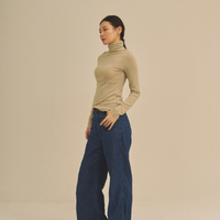 Sheer Grace Turtleneck / 亜麻色(greige)