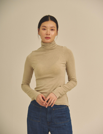 Sheer Grace Turtleneck / 亜麻色(greige)