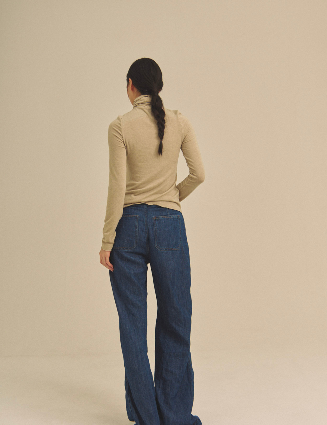 Sheer Grace Turtleneck / 亜麻色(greige)