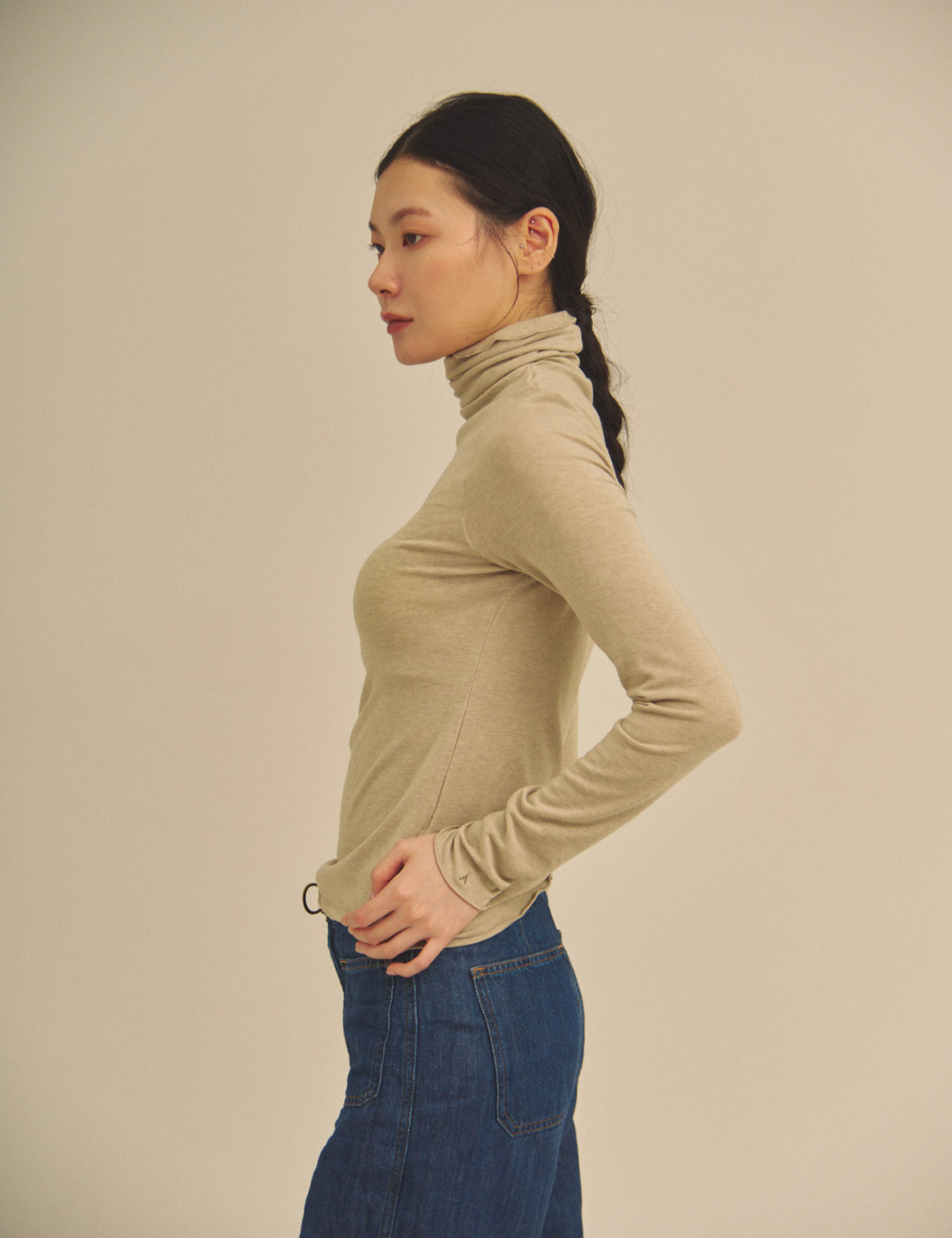 Sheer Grace Turtleneck / 亜麻色(greige)